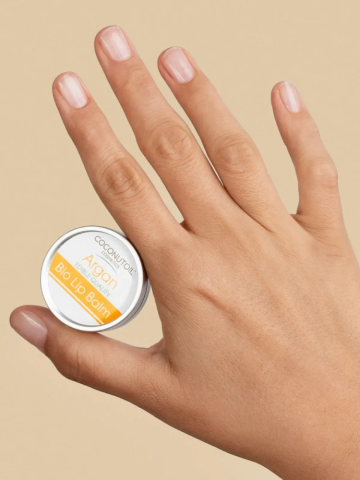 CoconutOil Cosmetics Bio arganový balzam na pery 10 ml Coconutoil Bio Arganový Balzam na Pery 10 ml na hydratáciu, výživu a ochranu suchých pier.